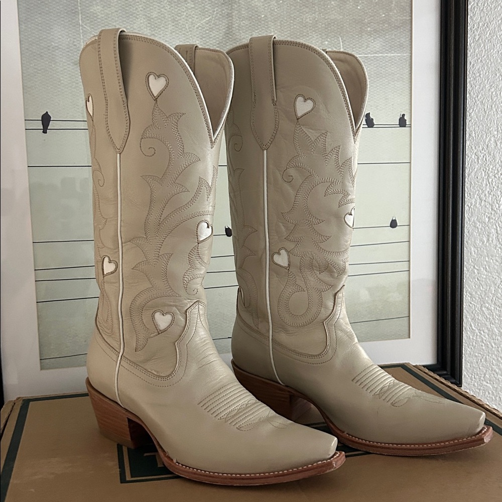Tecovas Annie Hearts Boots - Picture 3 of 11